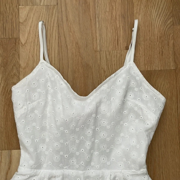 Tilly's Sky and Sparrow White Eyelet Romper - Picture 4 of 7